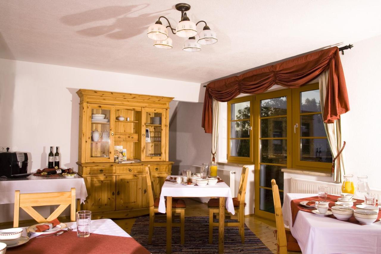 Fruehstueckspension Kleinschuster Burgau Chambre photo