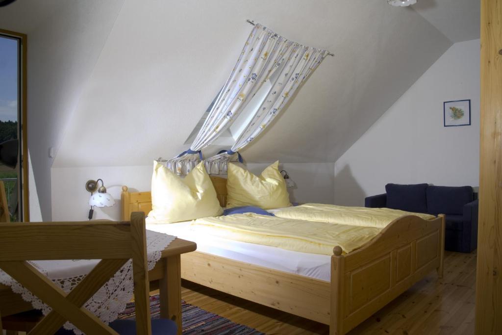 Fruehstueckspension Kleinschuster Burgau Chambre photo